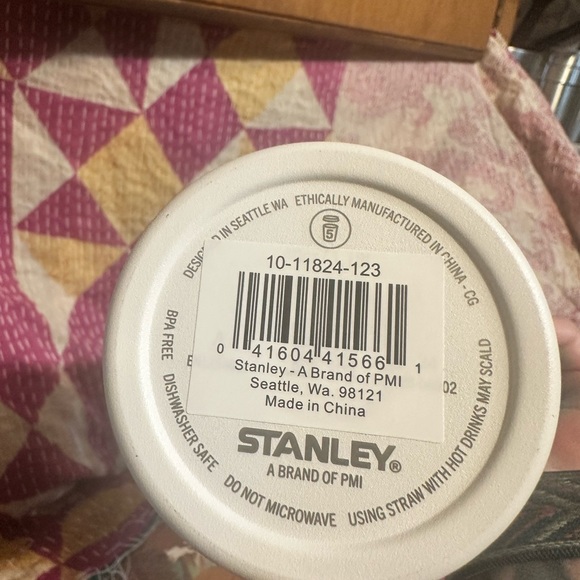 Stanley x Target exclusive summer plaid and periwinkle 40 oz adventure quencher! - Picture 5 of 12